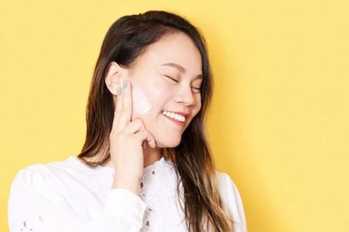 6 sai lầm Skincare phổ biến khiến da sạm, lão hóa sớm