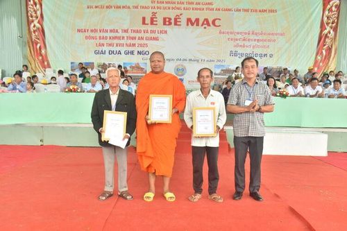 3 chùa của xã Gò Quao đạt giải A tại Hội thi làm Giàn thủy lục