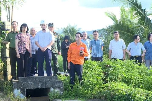 Phó Chủ tịch UBND tỉnh Nguyễn Thị Thanh Lịch kiểm tra, chỉ đạo ứng phó bão số 13 tại xã Pờ Tó
