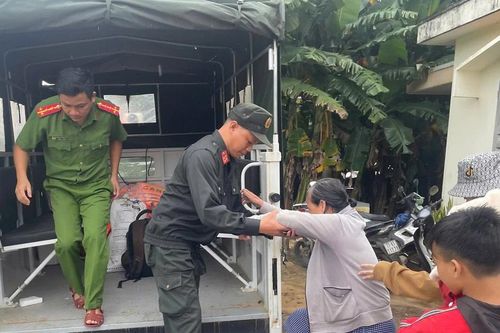 Công an tỉnh Gia Lai sơ tán khẩn cấp 6.654 hộ, 17.690 người dân đến nơi an toàn