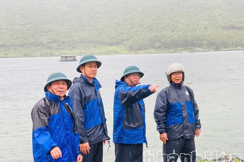 Xã Đại Lãnh: Các hộ nuôi trồng thủy sản trên bè đã được đưa vào bờ an toàn
