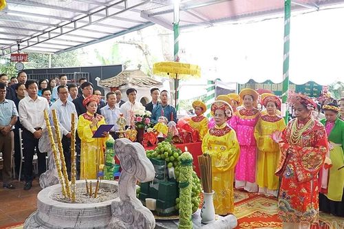Phát huy giá trị di tích Đền Đôi Cô Cam Đường