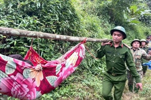 Lào Cai: Lực lượng công an cơ sở kịp thời giúp đỡ người dân đi lạc trở về an toàn