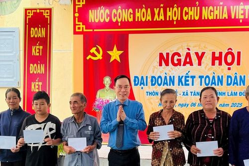 Ấm áp Ngày hội Đại đoàn kết toàn dân tộc ở thôn Hiệp Lễ