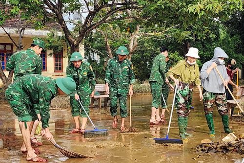 Bộ đội Biên phòng ra quân khắc phục hậu quả lũ lụt