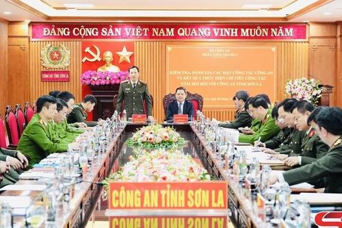 Thứ trưởng Bộ Công an làm việc với Công an tỉnh Sơn La