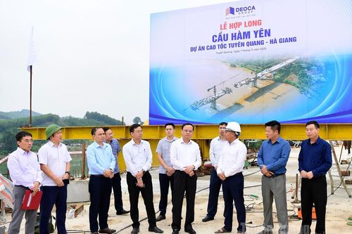 Phó Chủ tịch Thường trực UBND tỉnh Nguyễn Mạnh Tuấn kiểm tra tiến độ cao tốc Tuyên Quang - Hà Giang