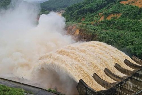 Hồ đập góp phần cắt giảm đỉnh lũ cho vùng hạ du