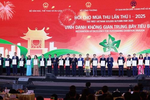 Vinh danh 30 tổ chức, doanh nghiệp có 'Không gian trưng bày tiêu biểu' tại Hội chợ Mùa thu lần thứ I - 2025