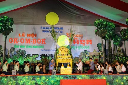 Vĩnh Long: Lễ hội Ok Om Bok năm 2025 tại Ao Bà Om