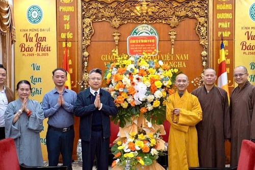Lãnh đạo Sở Dân tộc và Tôn giáo TP.Hà Nội chúc mừng Kỷ niệm 44 năm ngày thành lập GHPGVN