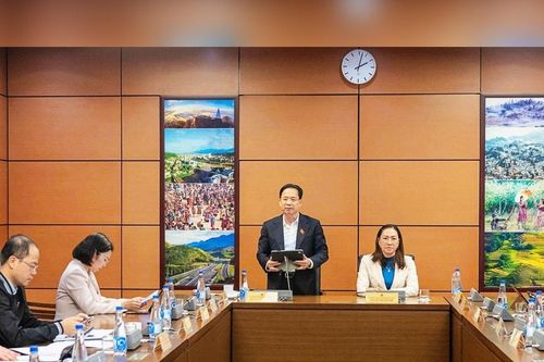 Cần có tiêu chí cụ thể về 'hoạt động công nghệ cao'