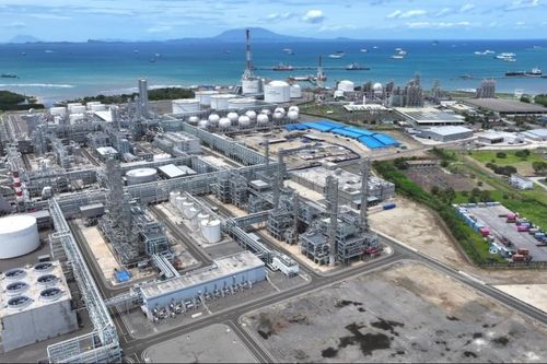 Indonesia khánh thành nhà máy hóa dầu vốn đầu tư 4 tỷ USD