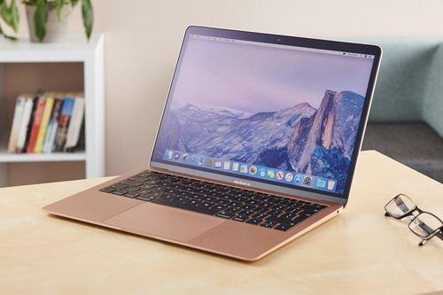 Máy Mac đầu tiên dùng chip iPhone có thể ra mắt năm 2026