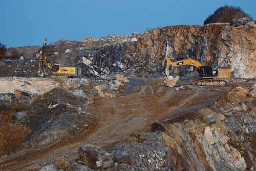 Tăng quản lý, bảo vệ đất hiếm