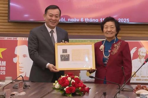 Bảo tàng Hồ Chí Minh tiếp nhận nhiều hiện vật quý