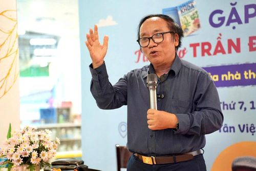 Gặp gỡ nhà thơ Trần Đăng Khoa – Gieo mầm yêu thương qua từng trang sách