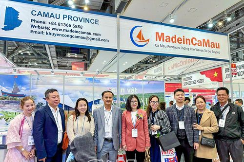 Cà Mau mang 'vị biển quê hương' đến Hội chợ Thủy sản quốc tế Busan 2025