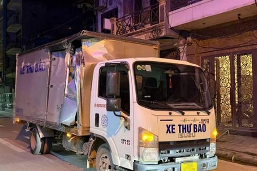 Vụ ô tô tải tông liên hoàn hàng loạt xe: 'Vài giây may mắn' đã giúp người đàn ông tránh tai nạn như thế nào?