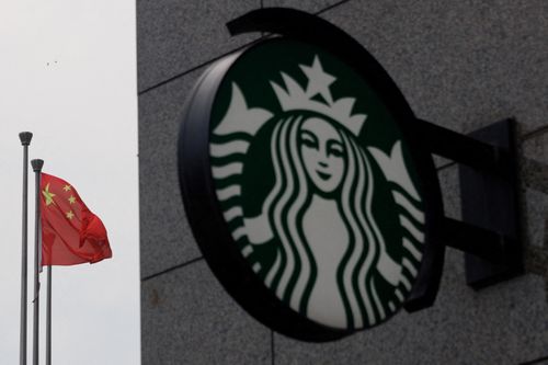Starbucks bán bớt cổ phần, rút lui chiến lược khỏi Trung Quốc?