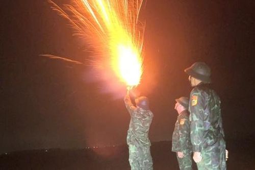 Huế vừa khắc phục hậu quả mưa lũ, vừa ứng phó với bão số 13