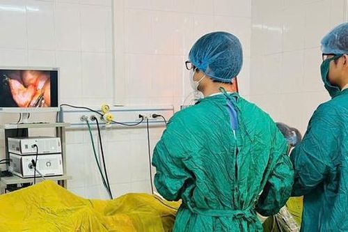 Nam sinh lớp 10 Hải Phòng bị thủng dạ dày hiếm gặp