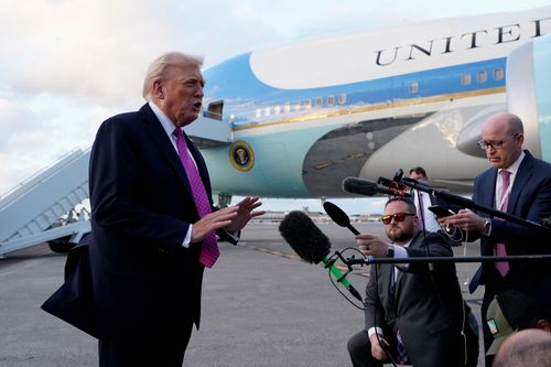 Sân bay Palm Beach sắp mang tên ông Trump
