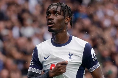 Cầu thủ Tottenham mất bộn tiền trong vụ lừa đảo