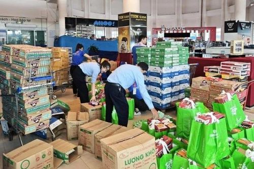 Hỗ trợ khẩn hàng chục tấn hàng hóa thiết yếu đến vùng bão lũ miền trung