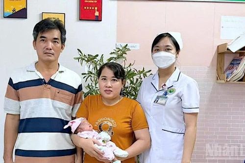 Kỳ tích y khoa tại Cà Mau, cứu sống bé gái sinh cực non 25 tuần tuổi, nặng 850g