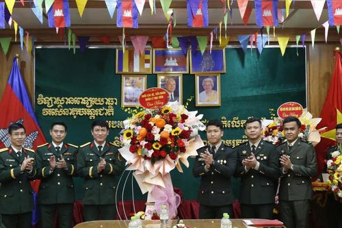 Học viện Quân y gặp mặt Kỷ niệm 72 năm Quốc khánh Campuchia