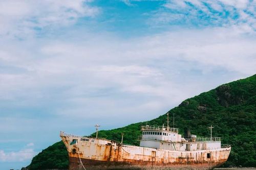 Di dời tàu Sheng Li ra khỏi khu vực Bến Đầm, đặc khu Côn Đảo