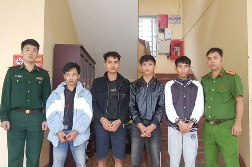 Bắt quả tang 4 đối tượng 'đập đá' tại nhà riêng ở Quảng Trị