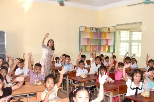 54% giáo viên Việt Nam chịu áp lực về thành tích học sinh và thay đổi chương trình