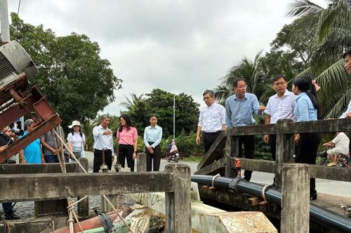 Lãnh đạo TPHCM trực tiếp khảo sát tình trạng ngập tại làng nghề mai vàng Bình Lợi