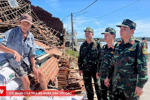 Gia Lai: Thiếu tướng Trần Thanh Hải, Phó Tư lệnh Quân khu 5 kiểm tra và chỉ đạo công tác khắc phục hậu quả bão số 13