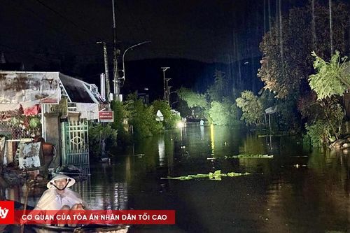 Bão số 13: Đắk Lắk có 2 người tử vong, 326 nhà bị tốc mái và 147 nhà ngập nước
