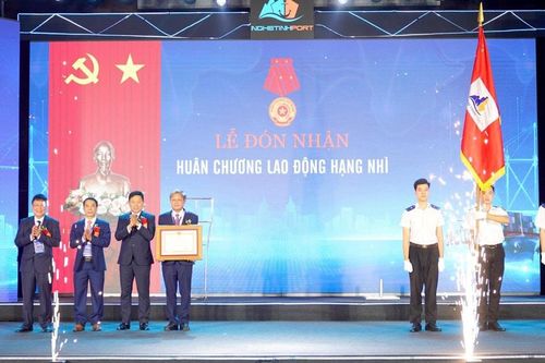 Cảng Nghệ Tĩnh kỷ niệm 70 năm Ngày thành lập và đón nhận Huân chương Lao động hạng Nhì