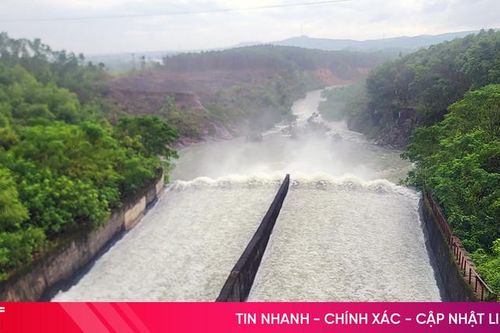 Kẻ Gỗ duy trì xả 200 m3/giây, nhiều hồ chứa đóng cửa tràn