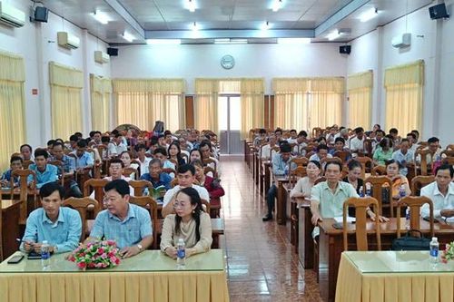 Hội Luật gia tỉnh Cà Mau tuyên truyền, tư vấn pháp luật miễn phí tại xã Đầm Dơi