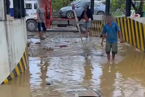 Bài học kinh nghiệm giúp chủ xe ô tô giảm thiệt hại trong mùa mưa lũ