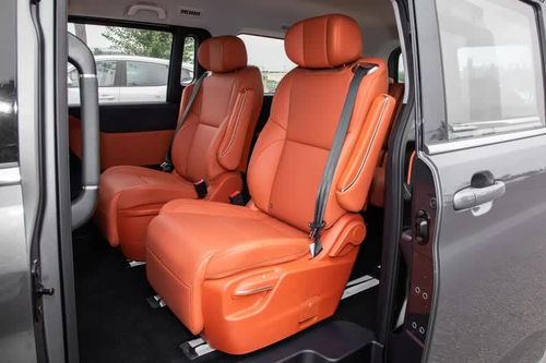Xe MPV 4 tùy chọn động cơ, nội thất sang chảnh, giá gần 630 triệu đồng