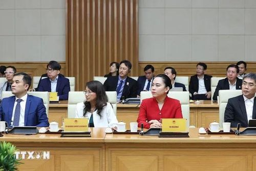 Thủ tướng đặt hàng 32 lãnh đạo doanh nghiệp công nghiệp bán dẫn toàn cầu