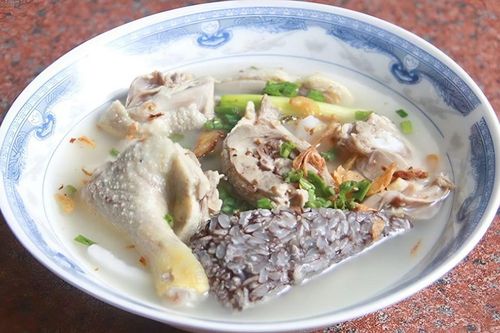 Đặc sản miền Tây lạ miệng: Bánh canh vịt chan nước cốt dừa, ai không quen thì e dè, ăn rồi lại ghiền