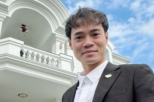 Chiếc đồng hồ 500 triệu của Văn Toàn