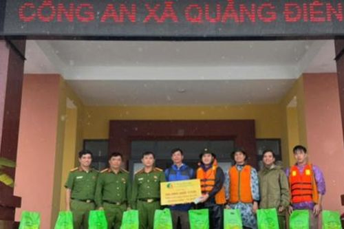 Người đi cứu trợ trở thành người được cứu nạn