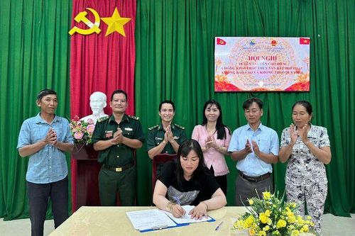 Gần 200 ngư dân xã đảo Tiên Hải ký cam kết phòng, chống khai thác IUU