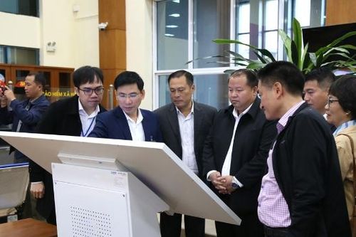 Tỉnh Xay Sổm Bun (Lào) học tập kinh nghiệm quản lý công nghiệp và xúc tiến thương mại tại Bắc Ninh