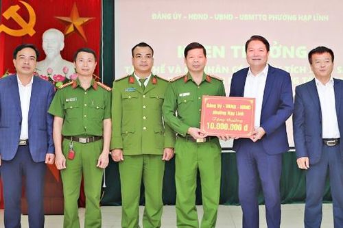 Phường Hạp Lĩnh: Khen thưởng các tập thể, cá nhân có thành tích trong truy bắt đối tượng cướp tài sản