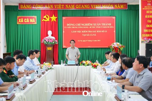 Bí thư Tỉnh ủy Nghiêm Xuân Thành kiểm tra sau bão số 13 tại 2 địa phương